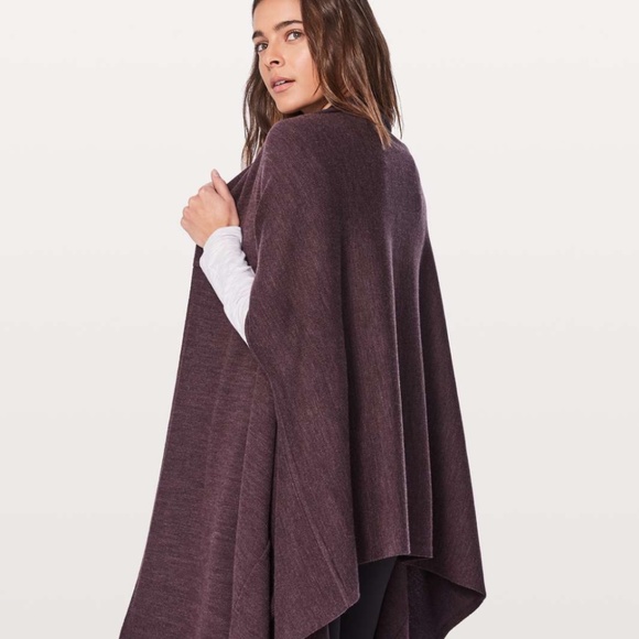 Lululemon Live Freely Wrap in Heathered Black Cherry - One Size - Picture 3 of 5